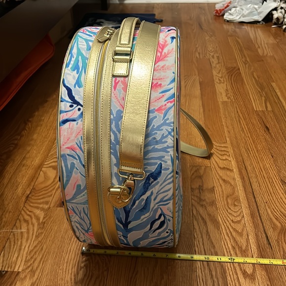 Round Lilly Pulitzer Bag - Picture 3 of 8